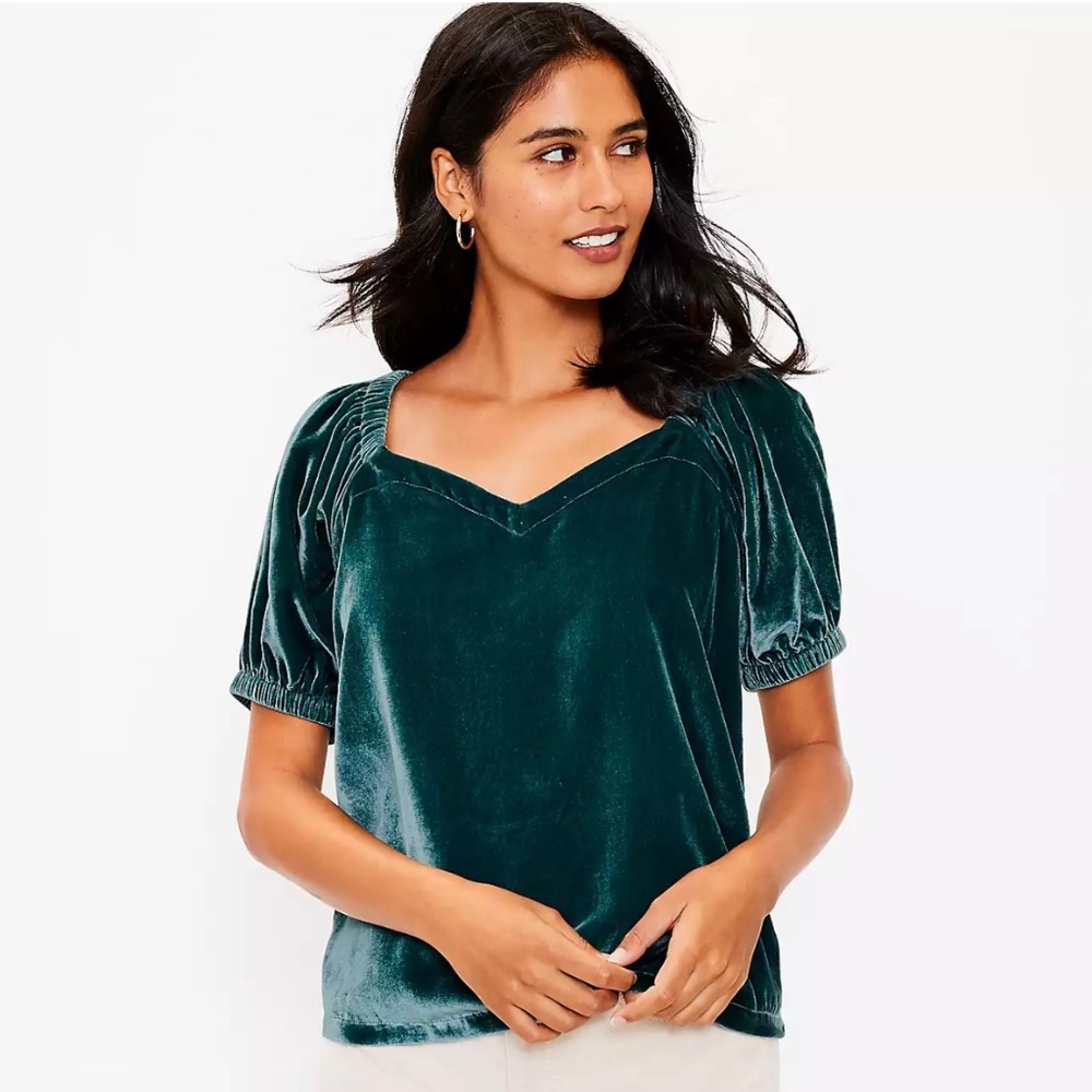 LOFT Green Velvet Top Size Large Short Sleeve